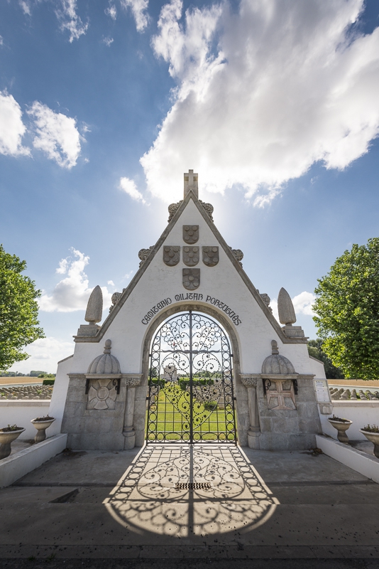 CIMETIERE MILITAIRE PORTUGAIS DE RICHEBOURG